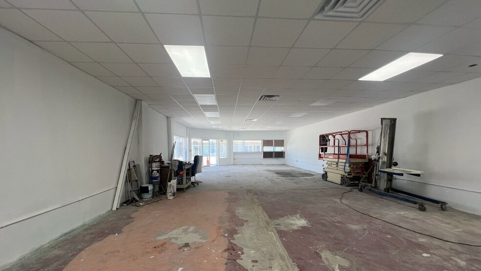 More Photos Of 2617 W Flagler St, Miami Storefront For Lease
