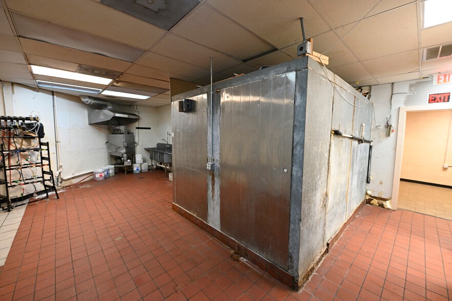 More Photos Of 431-459 McCarty Rd, San Antonio Restaurant For Lease