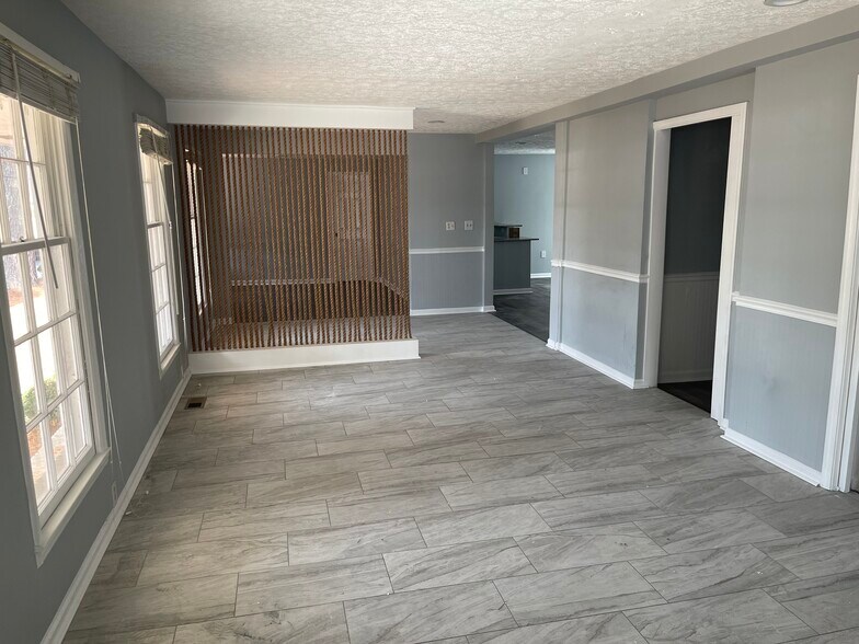 More Photos Of 3036 NE Roswell Rd, Marietta Office Residential For Lease