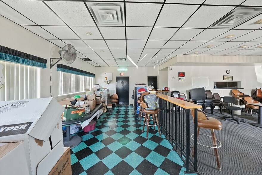 More Photos Of 44 N 19 1/2 Ave, Lemoore Restaurant For Sale