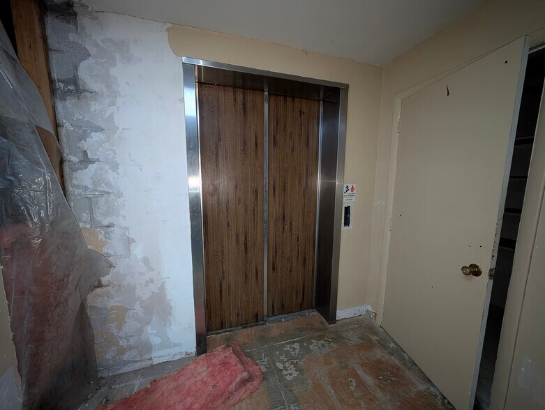 More Photos Of 2430-2440 Bowser Ave, Fort Wayne Apartments For Sale