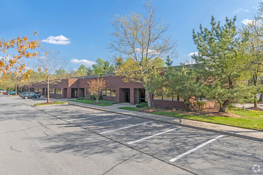 More Photos Of 910 Cromwell Park Dr, Glen Burnie Unknown For Lease