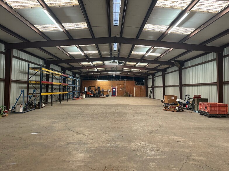 More Photos Of 3911 W University Dr, Edinburg Showroom For Lease