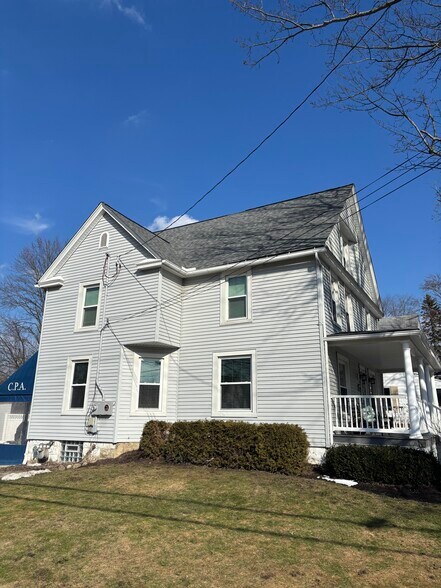 More Photos Of 150 Court St, Chardon Office Residential For Lease