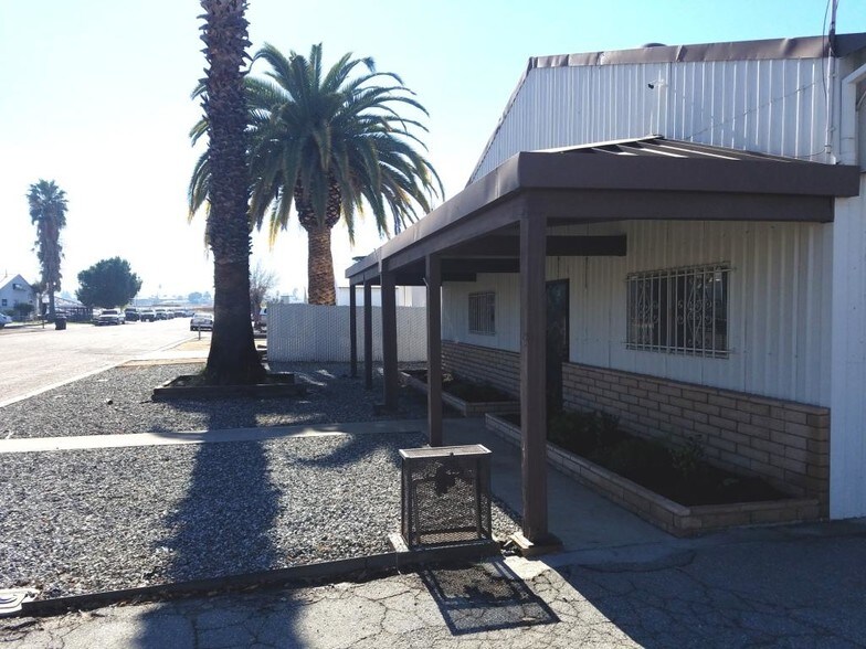 More Photos Of 1463 Mesa View St, Hemet Warehouse For Lease
