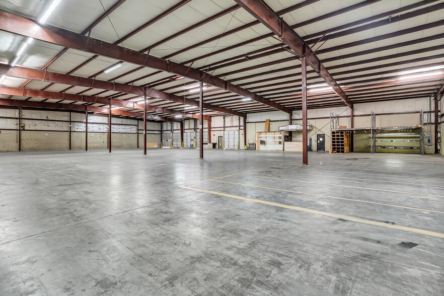 More Photos Of 2100 Commerce Dr, Cayce Warehouse For Lease