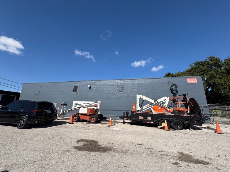More Photos Of 12203-12207 NE 13th Ct, North Miami Food Processing For Lease
