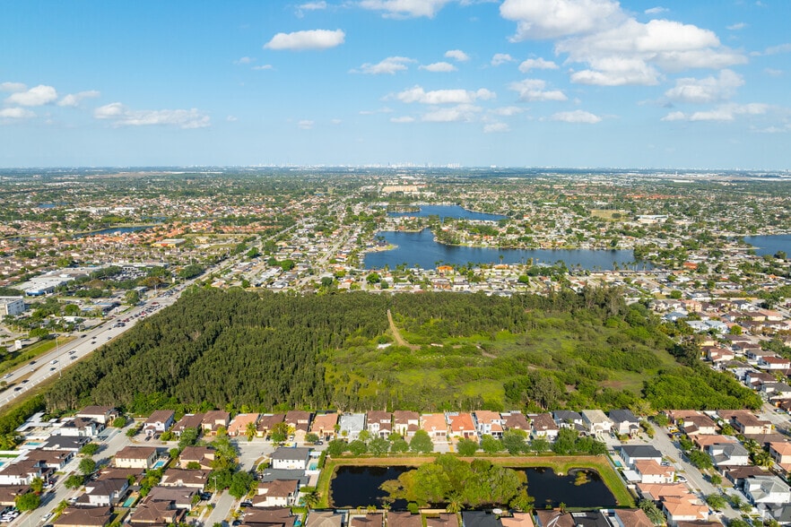 More Photos Of Miami Gardens Dr & NW 87th Ave, Miami Gardens Freestanding For Lease
