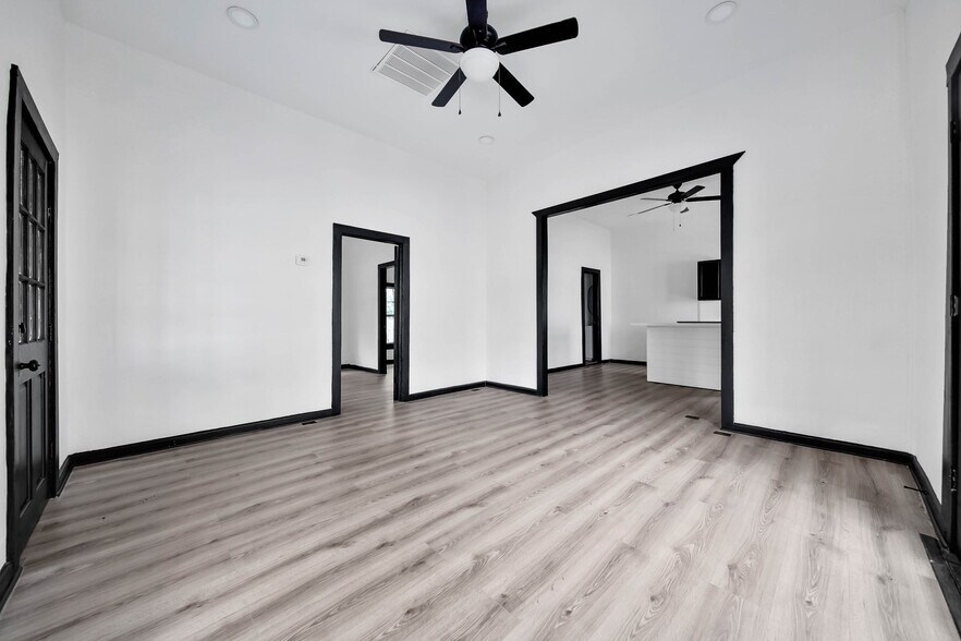 More Photos Of 106 Spring School Rd, Spring Storefront Retail Office For Sale