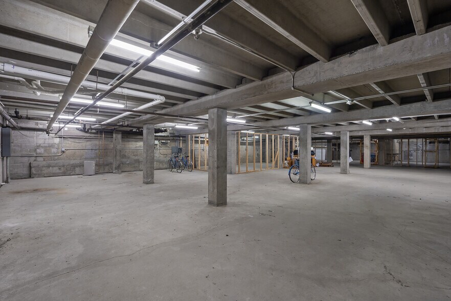 More Photos Of 34 Wright Ave, Auburn Truck Terminal For Sale