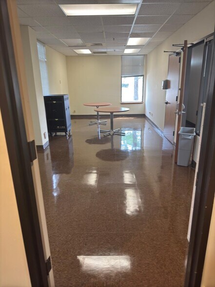 More Photos Of 8200 Jones Rd, Houston Bank For Lease