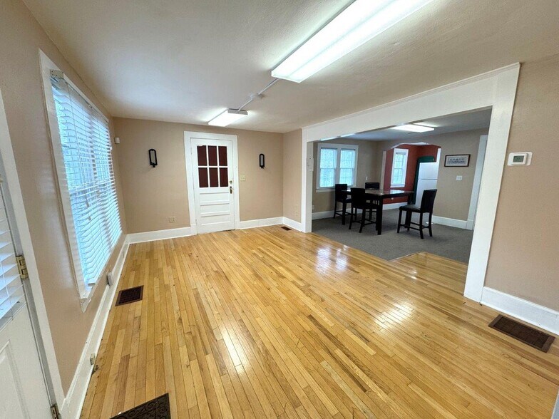 More Photos Of 1748 S Main St, Rocky Mount Office For Sale