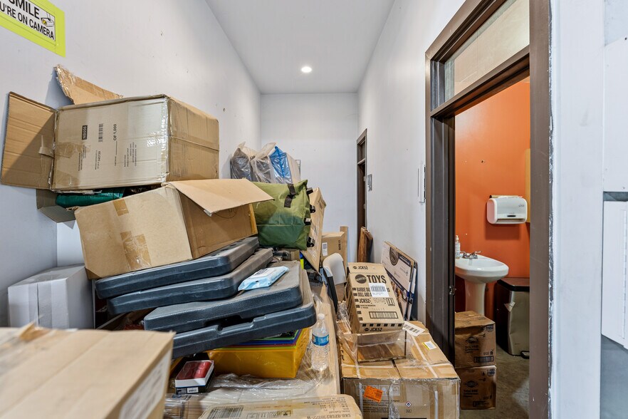 More Photos Of 2879 Main St, Riverside Warehouse For Sale