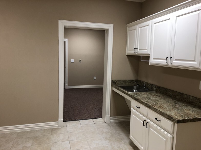 More Photos Of 8951 Collin McKinney Pky, McKinney Medical For Lease