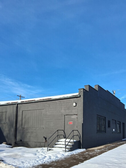 More Photos Of 747 Payne Ave, Saint Paul Warehouse For Sale