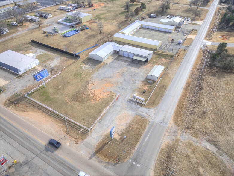 More Photos Of 2900 E Waterloo Rd, Edmond Self Storage For Lease