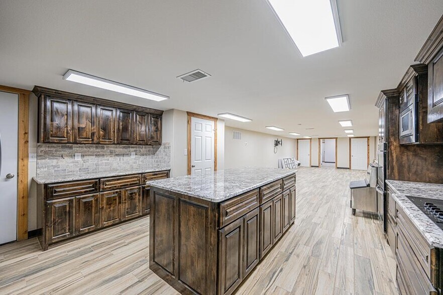 More Photos Of 4012 E County Road 63, Midland Specialty For Sale