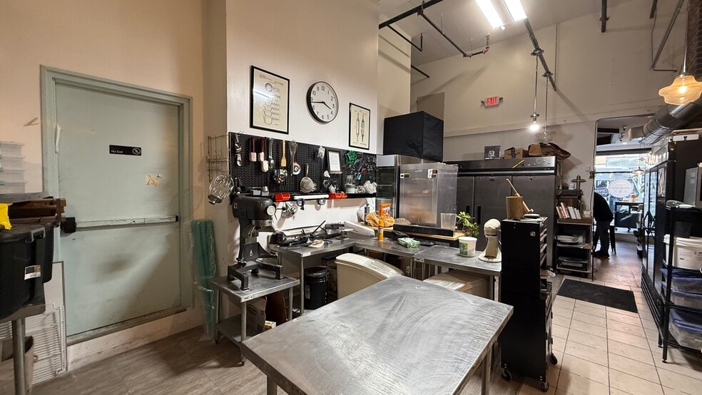 More Photos Of 118-120 Northampton St, Easton Apartments For Lease