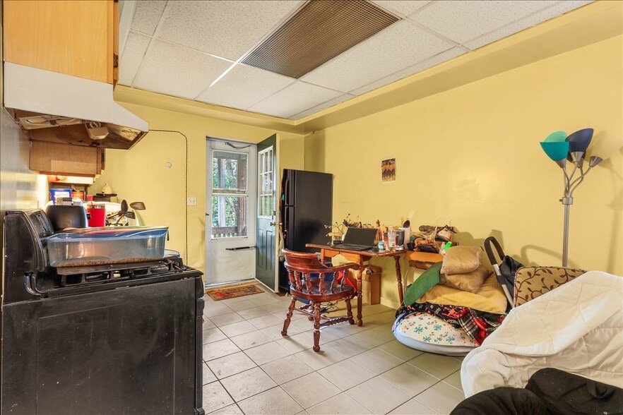 More Photos Of 914 Madison Ave, Scranton Apartments For Sale