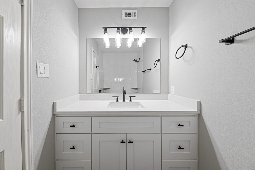 More Photos Of 2675 Gessner Rd, Houston Apartments For Sale
