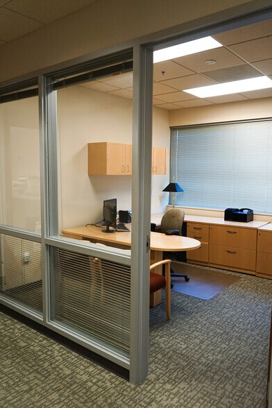 More Photos Of 520 Hawthorne Ave SE, Salem Bank For Lease