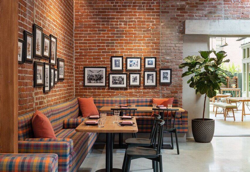More Photos Of 40 W Green St, Pasadena Storefront For Sale