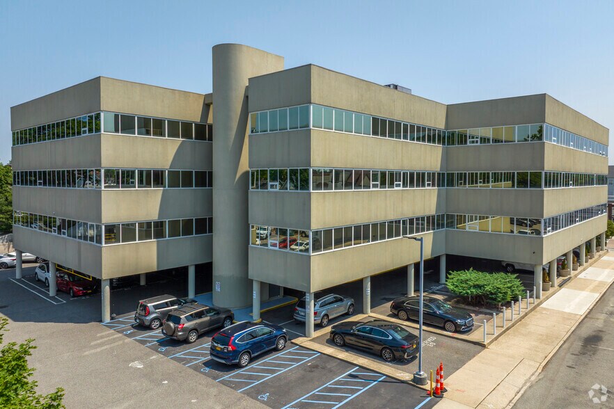 More Photos Of 265 Post Ave, Westbury Medical For Lease