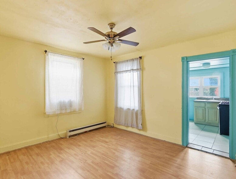 More Photos Of 2517 Washington Blvd, Baltimore Storefront Retail Residential For Sale