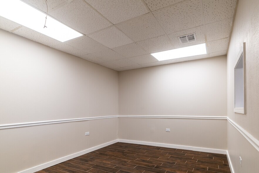 More Photos Of 2105 Justice St, Monroe Serviced Offices For Sale