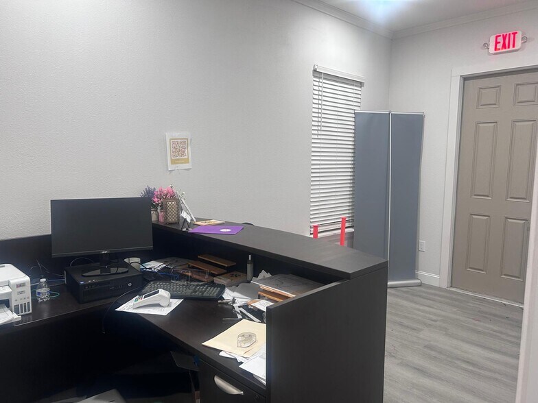 More Photos Of 200 Cypress Bend, Princeton Medical For Lease