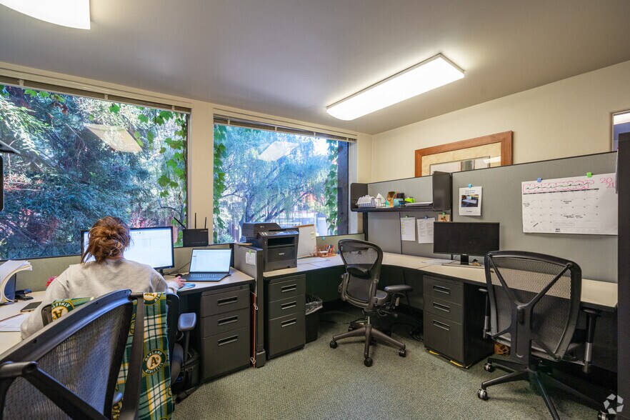More Photos Of 675 Hartz Ave, Danville Office For Sale