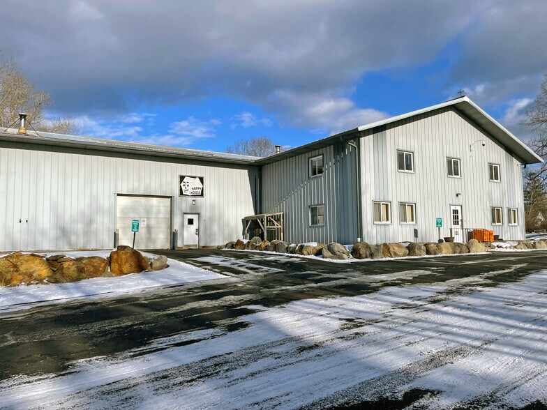 More Photos Of 70 Depot St, Goffstown Warehouse For Lease