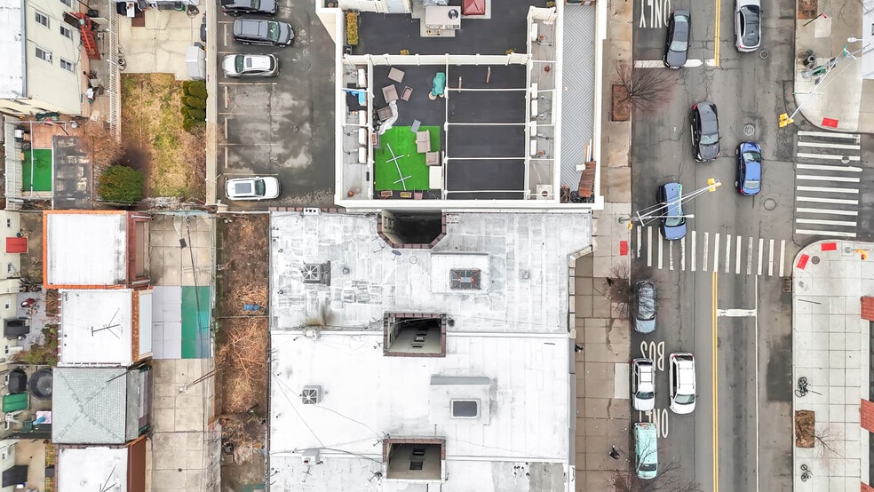 More Photos Of 6340 Fresh Pond Rd, Ridgewood Apartments For Sale