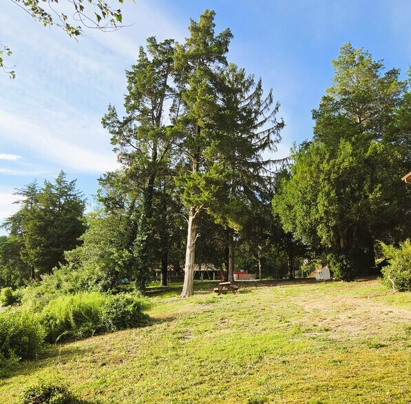 More Photos Of 476 S Burlington Rd, Bridgeton Sports And Entertainment For Sale