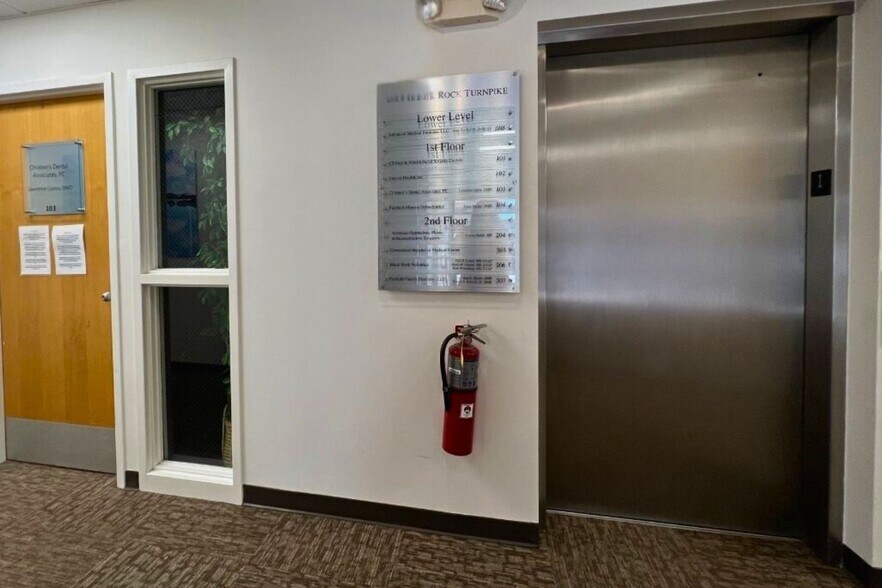 More Photos Of 1817 Black Rock Tpke, Fairfield Medical For Sale