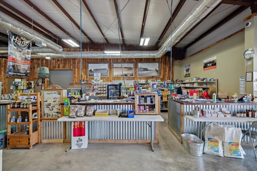 More Photos Of 150 Main St, Clarksville General Retail For Sale