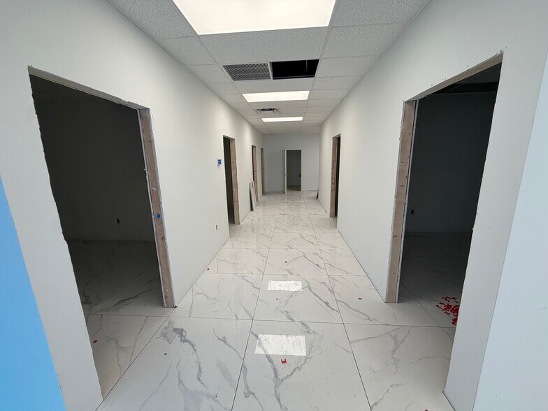 More Photos Of 777-799 E Oakland Park Blvd, Oakland Park Unknown For Lease