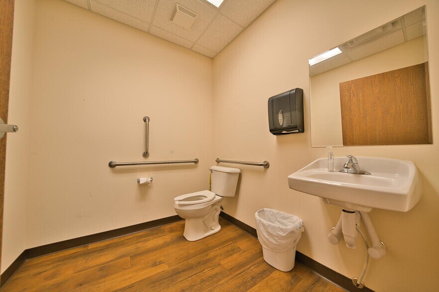 More Photos Of 3620 Biddle Ave, Wyandotte Medical For Sale