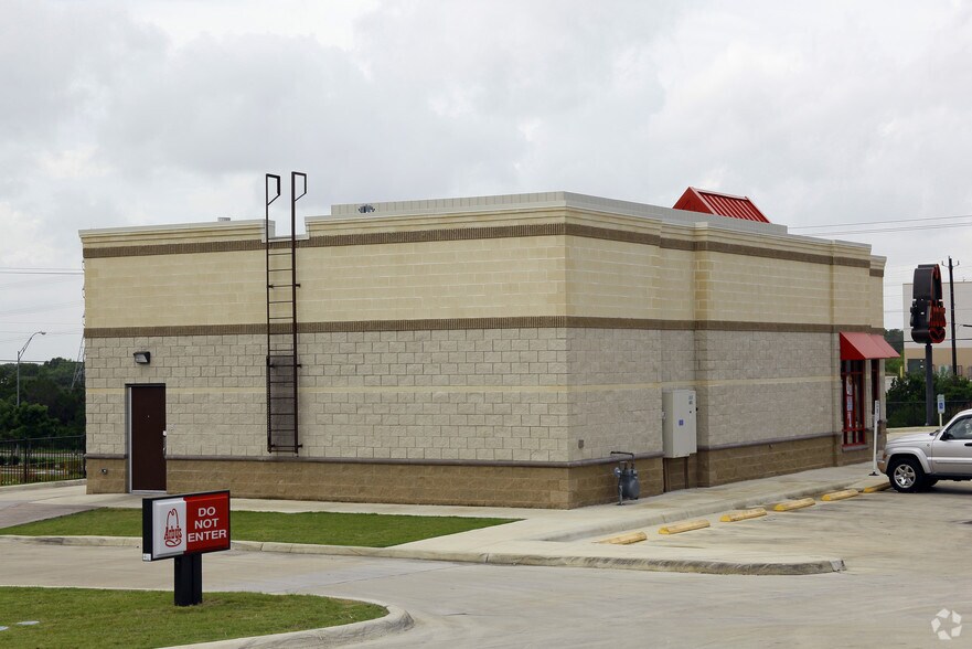 More Photos Of 2223 Evans Rd, San Antonio Fast Food For Lease