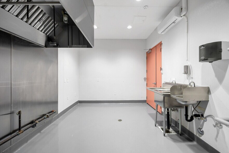 More Photos Of 5524-5536 Satsuma Ave, North Hollywood Food Processing For Sale