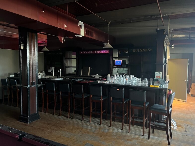 More Photos Of 1000 Broadway Blvd, Kansas City Loft Creative Space For Lease