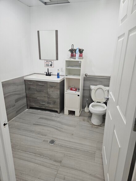 More Photos Of 1025 Pacific St, Brooklyn Loft Creative Space For Lease