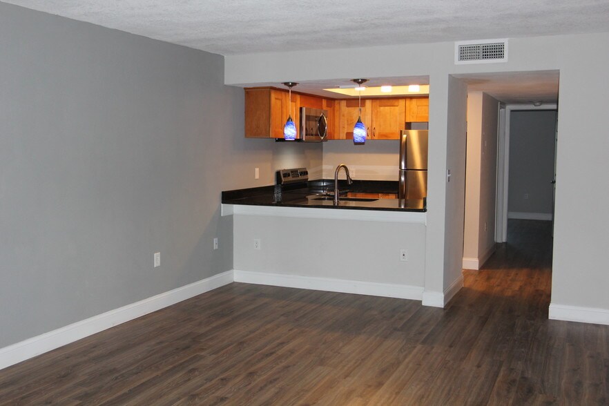 More Photos Of 4114 W North B St, Tampa Apartments For Sale
