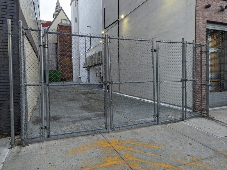 More Photos Of 405-407 Gates Ave, Brooklyn Loft Creative Space For Lease