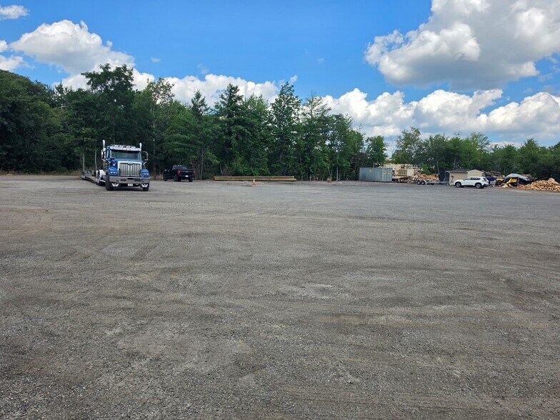More Photos Of 944 Adams St, Abington Land For Lease
