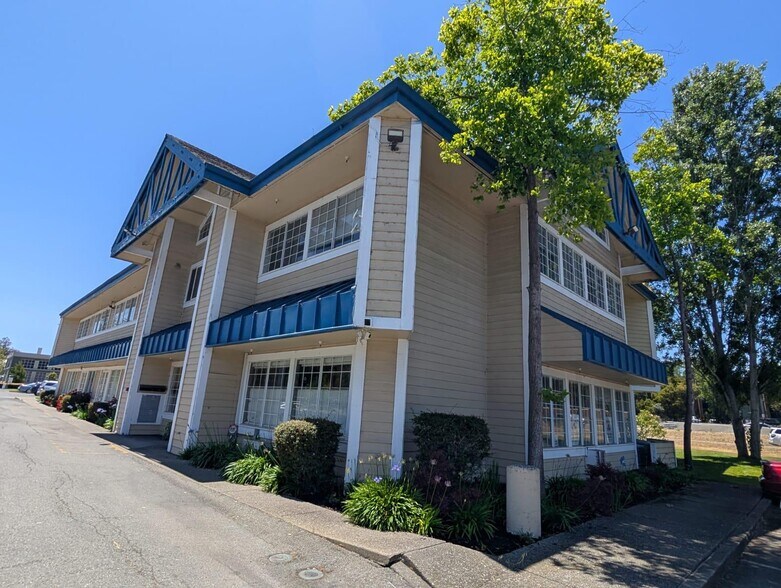 More Photos Of 2236 Mariner Square Dr, Alameda Office Residential For Sale
