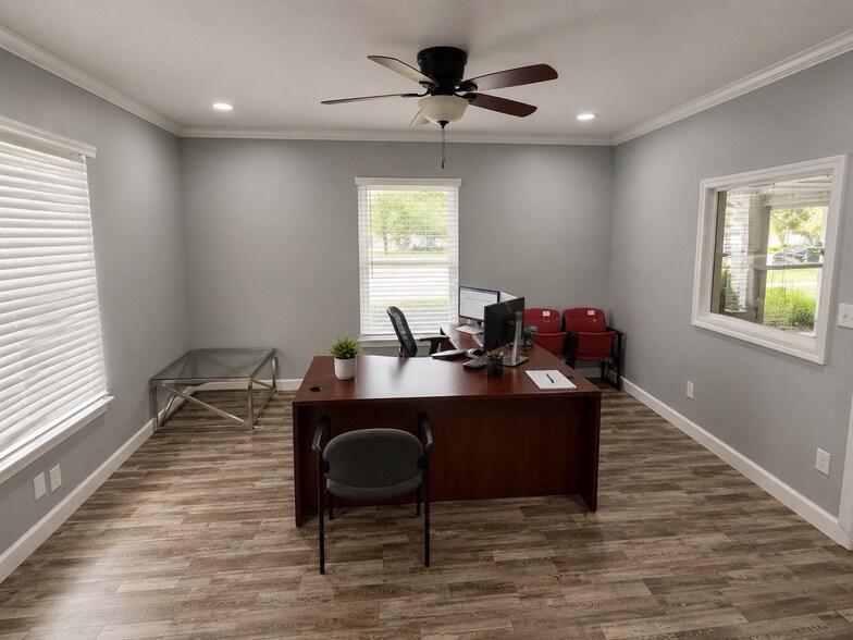 More Photos Of 1324 Troy Rd, Edwardsville Office For Sale
