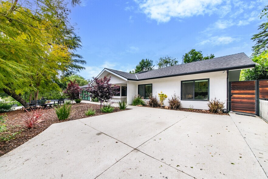 More Photos Of 1865 El Monte Dr, Thousand Oaks Apartments For Sale