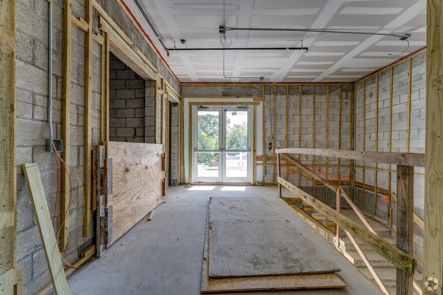 More Photos Of 5620 SW 67th Ave, South Miami Office For Lease