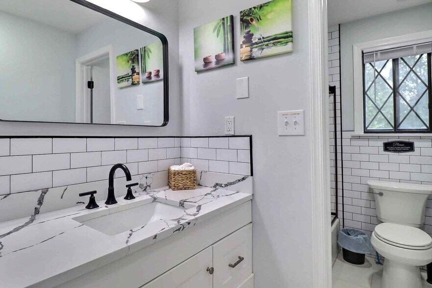 More Photos Of 3360 PA-940, Mount Pocono Specialty For Sale